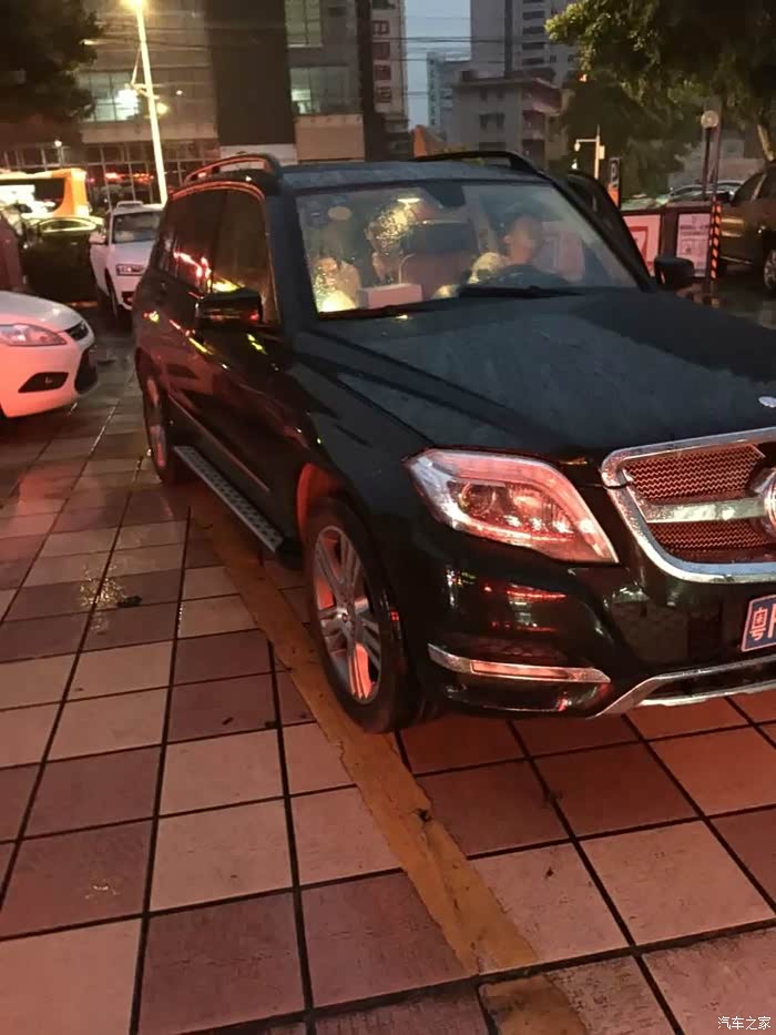 glk泡妞神器七彩氛围灯划破车zhen黑暗