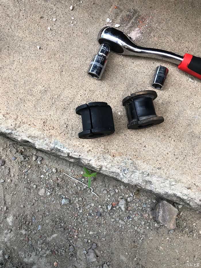 闲着没事换换平衡杆胶套