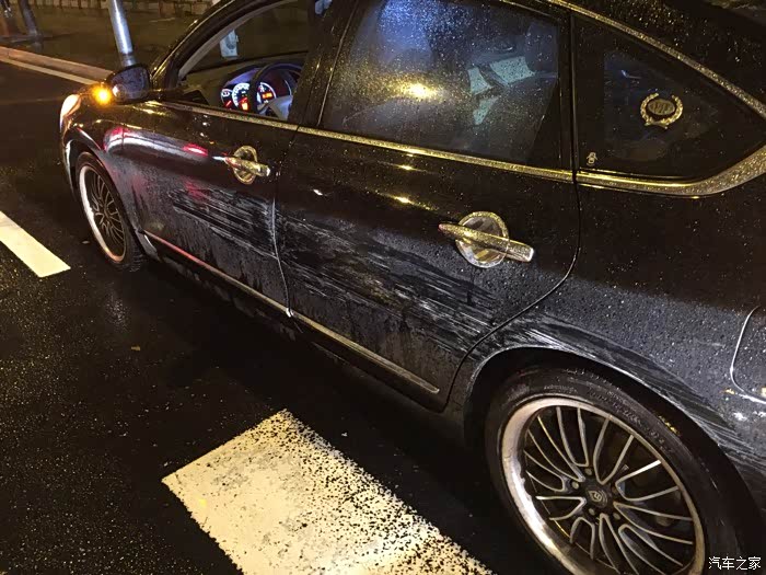 下雨天被剐蹭,如果对方全责,我去4s还是外面修?大概要修?