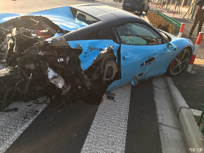 【图】上海刚刚发生的458车祸_法拉利论坛_汽车之家论坛