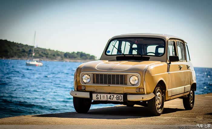 在4cv推出后久市雷诺皇太子妃dauphine销量达到200w台看来战后