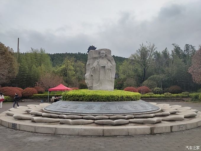 领略徐州汉文化景区竹林寺上