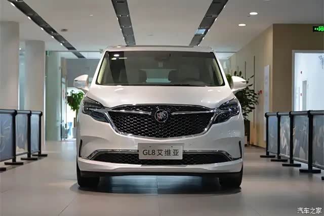 秋风送爽秀生活别克gl8艾维亚白色限量版