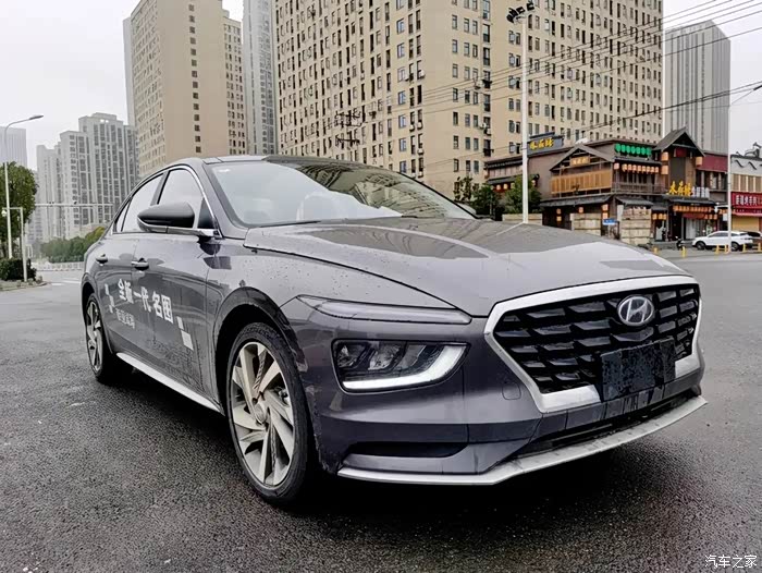 新款名图的外观设计可以说得到了很大的升级