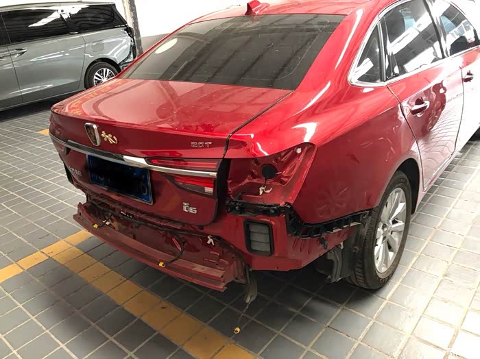 【图】才提车没多久,大事故就来了,真是霉_荣威i6/ei6论坛_汽车之家