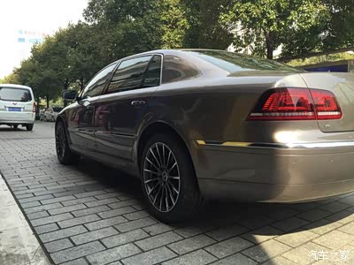 辉腾改装19寸轮毂,给大家参考参考