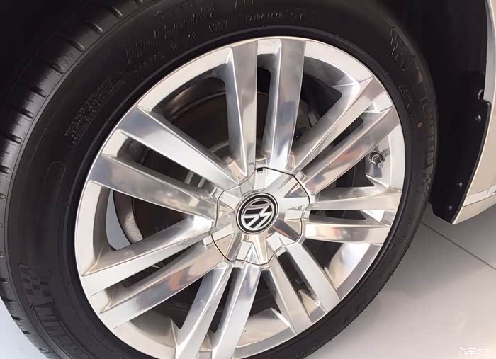 【赏车作业】——高端的继承者,上汽大众辉昂.