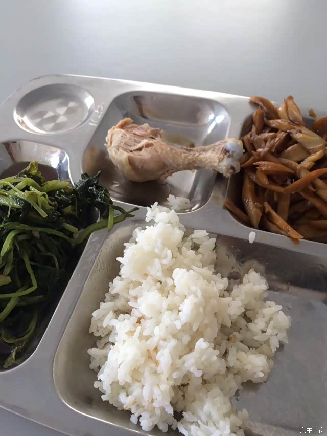 今天如约到4s店检查,吃了一顿饭,伙食实在是.