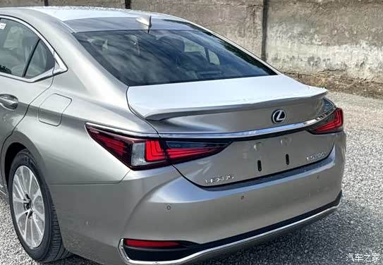 少见2021款雷克萨斯es,现场对比新老区别