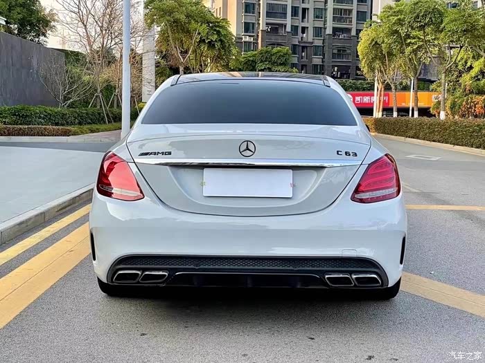 出17年c63amg四门