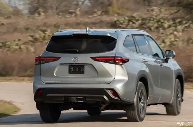 丰田crownkluger它是一款定位高于汉兰达的7座