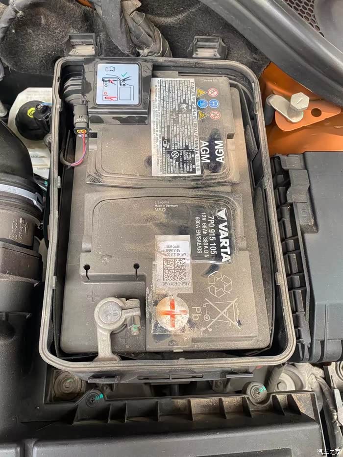 出差之前给我的奥迪q3做个全车检查并更换新电瓶