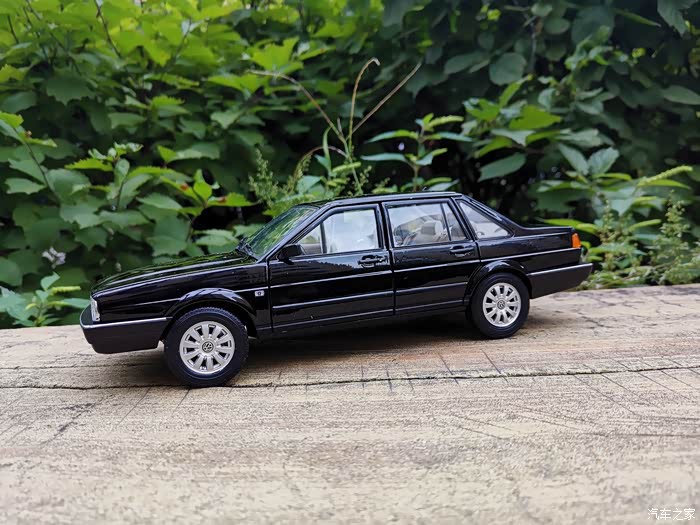 家家众测经典依旧情怀不老118大众桑塔纳汽车模型评测