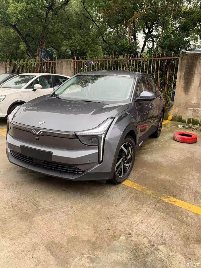 转让!哪吒u pro 998款 颜色灰