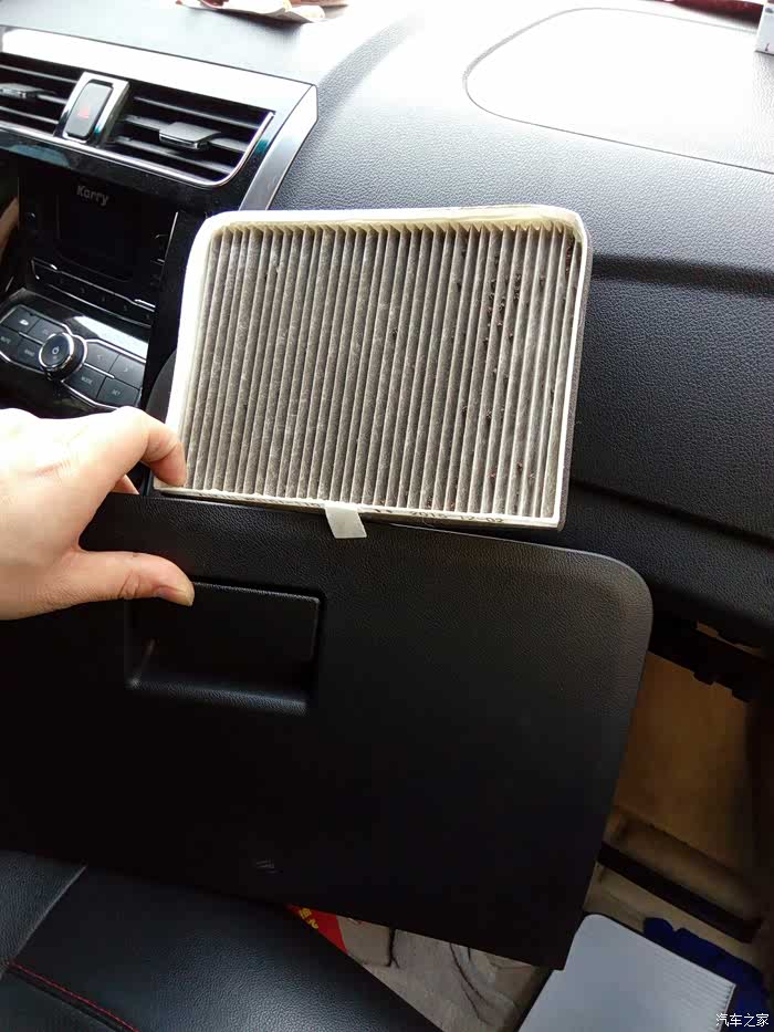 请教大家,k50的空调滤芯怎么更换,副驾手套箱怎么拆