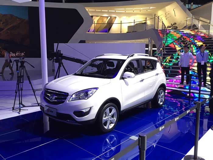 直播结束全新小型suv长安cs15广州车展首发亮相