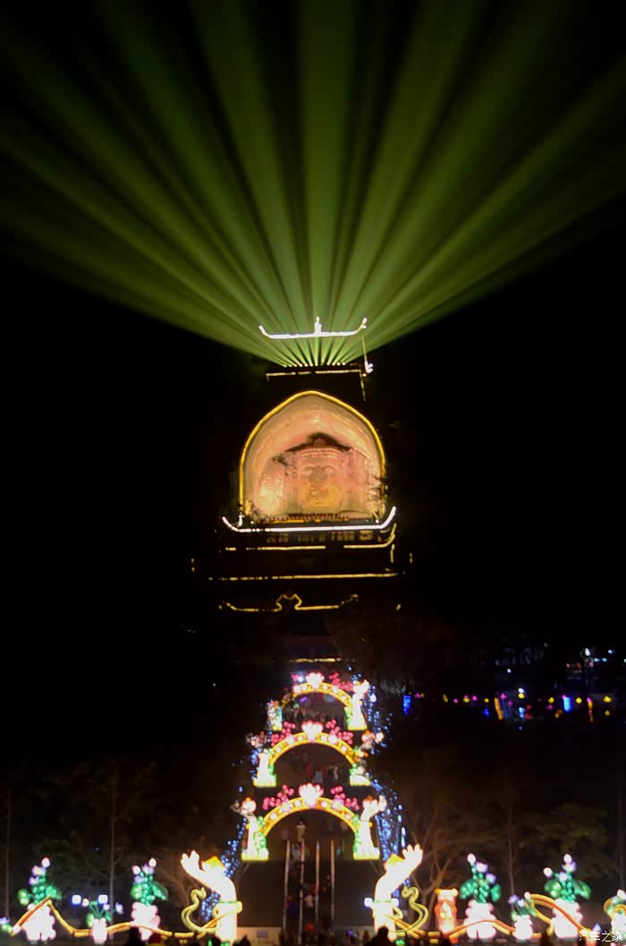四川荣县佛文化灯会美