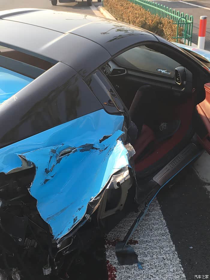 【图】上海刚刚发生的458车祸_法拉利论坛_汽车之家论坛