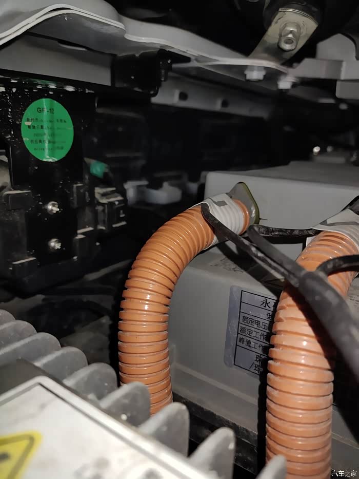 宝骏e200低速蜂鸣器拆除