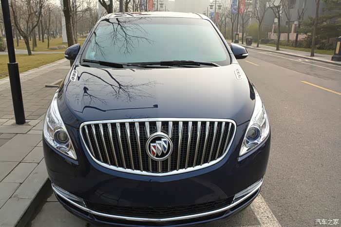 一切从家出发三十一岁的生日礼物蓝色大鲨鱼别克gl8旗舰