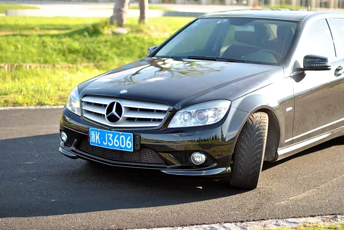 老车也来露脸车况依旧完美的w204奔驰c200运动版