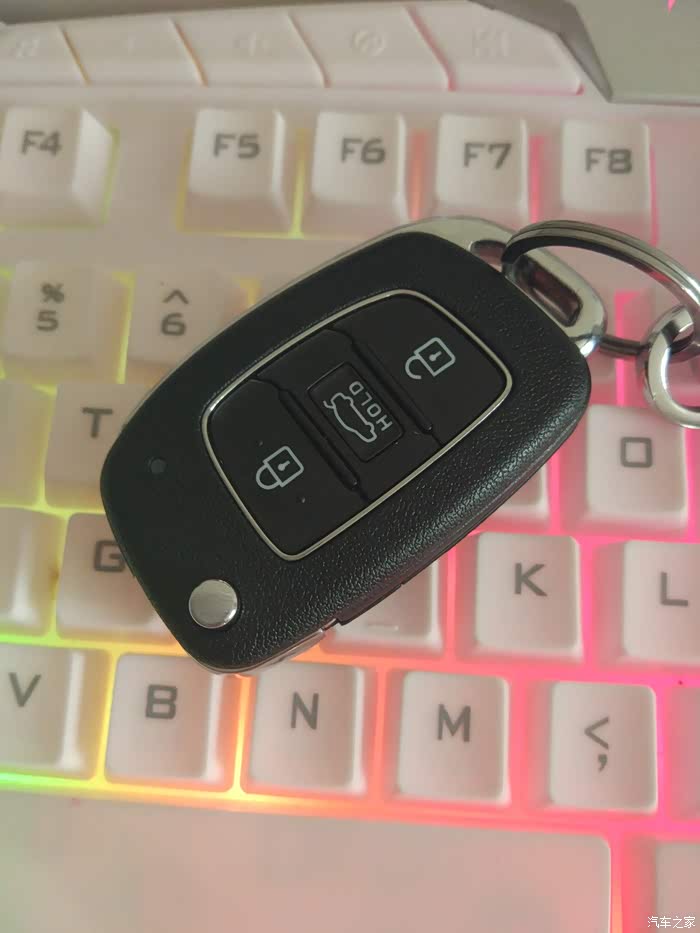 悦纳多功能钥匙