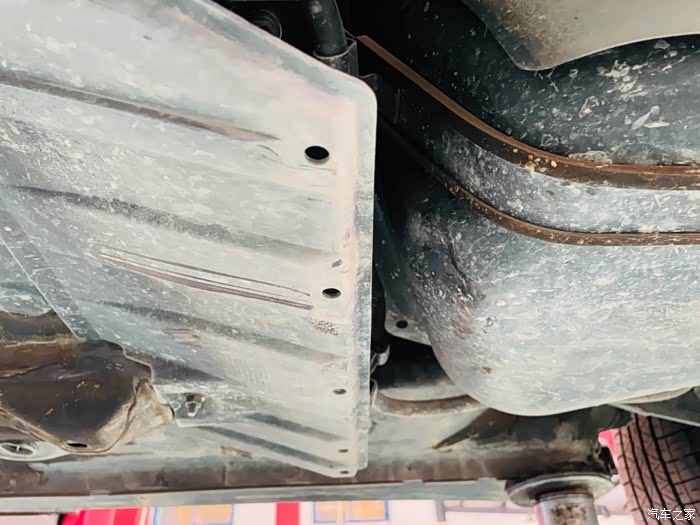 欧蓝德底盘下面的扰流板