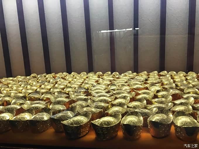 银子白花花银子堆白花花银子我趴在窗边看半天总算明白过去古人为什么