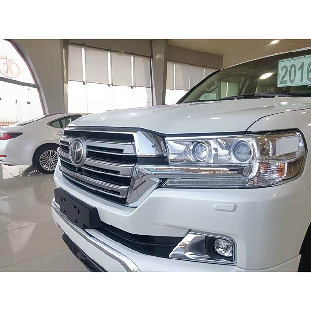 放毒:中东白色新陆巡 中东白色新陆巡 中东白色新陆巡