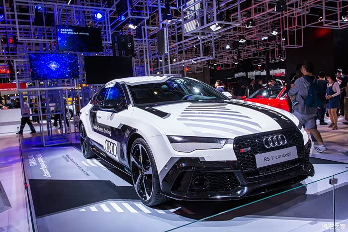 走马观花逛车展奥迪r8