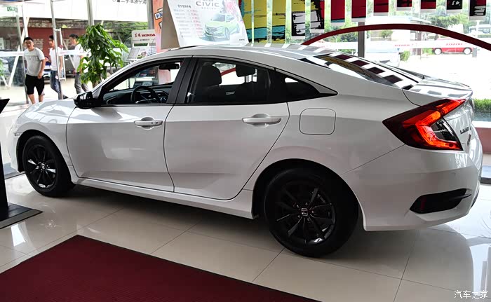 东本4s店看思域