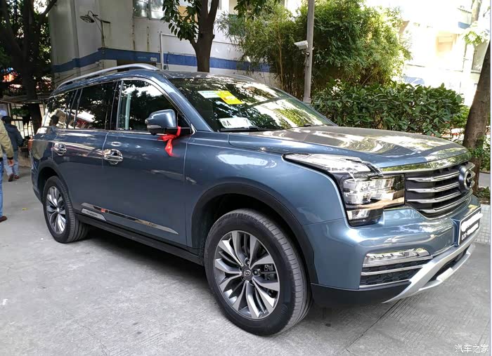 大行其道gs8高酷美传祺更传奇晒提8后有特色升级作业超酷靓照