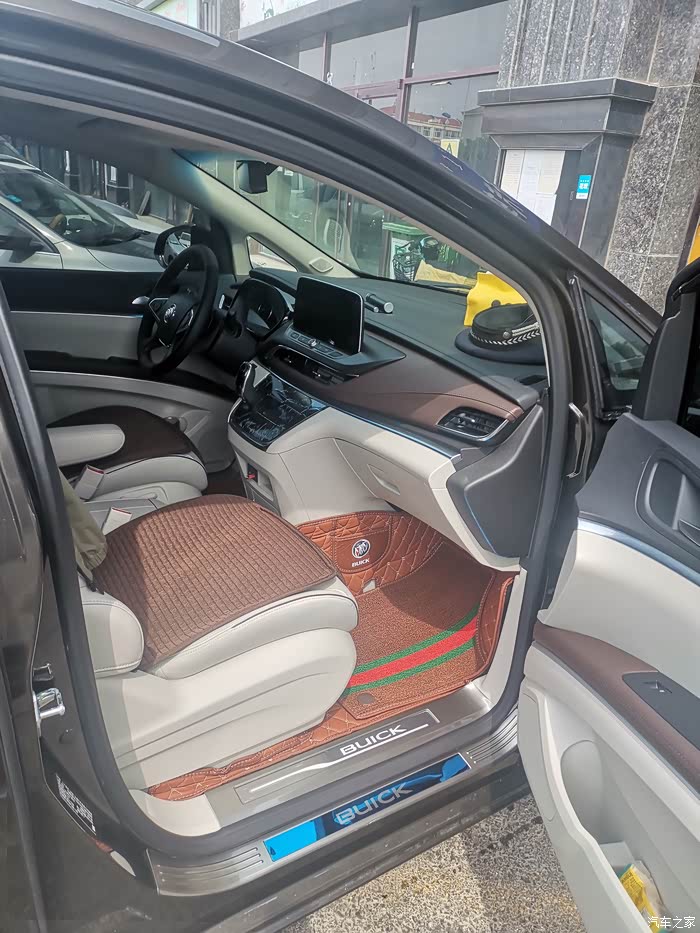 别克gl8牛津棕652t家庭用车之选小改怡情大改伤身