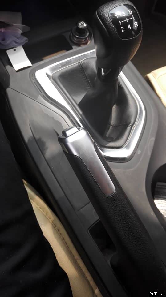 关于手刹把手松动问题