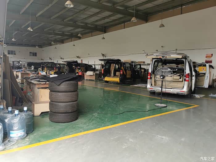 改装厂的规模还是蛮大的