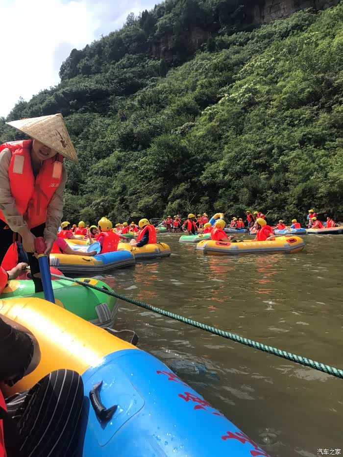 恒河源高山漂流自驾带你体验刺激的水上过山车