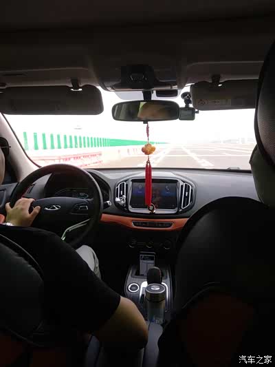 开车去外地出差的时候,要备带一个充电宝