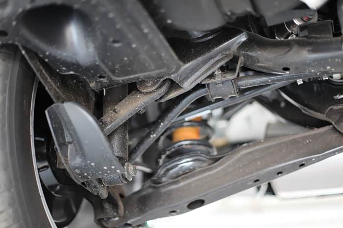 【图】发一组xc60底盘照_沃尔沃xc60论坛_汽车之家论坛