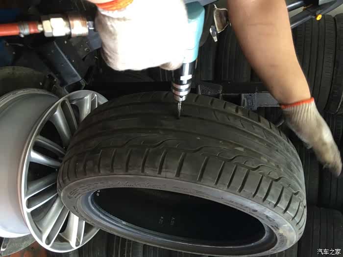 mini防爆胎的处女扎和4s店的免费蘑菇钉补胎