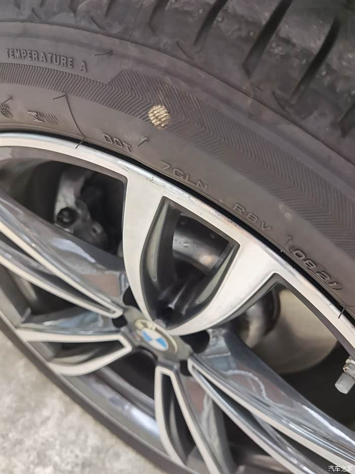 【图】两个月不到,前后胎鼓包了_宝马7系论坛_汽车之家论坛