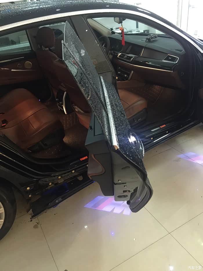 论坛首台改装原厂新7系迎宾光毯撩妹神器哟