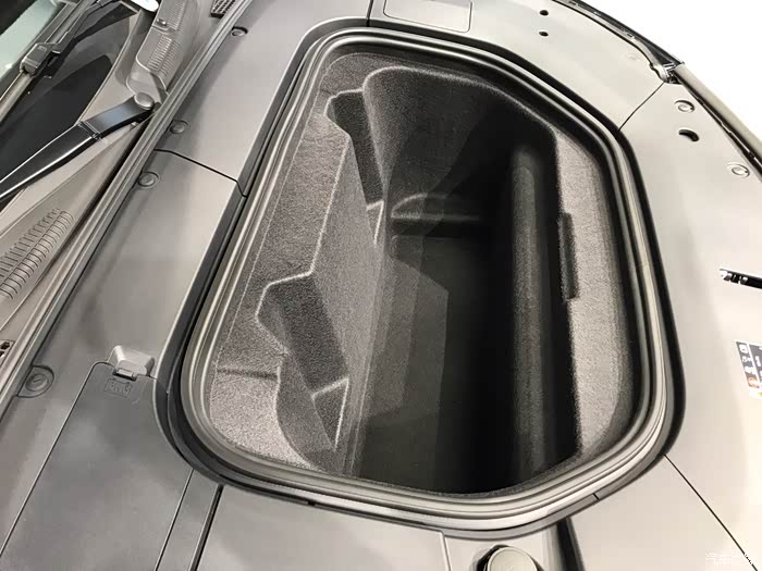 超跑同等待遇带你看看marvelr的前备箱