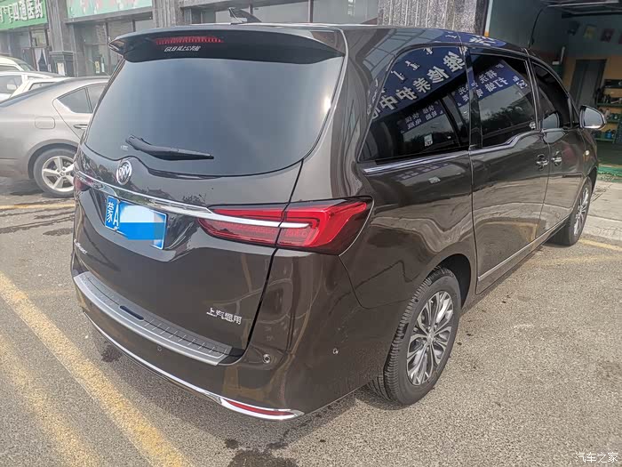 别克gl8牛津棕652t家庭用车之选小改怡情大改伤身