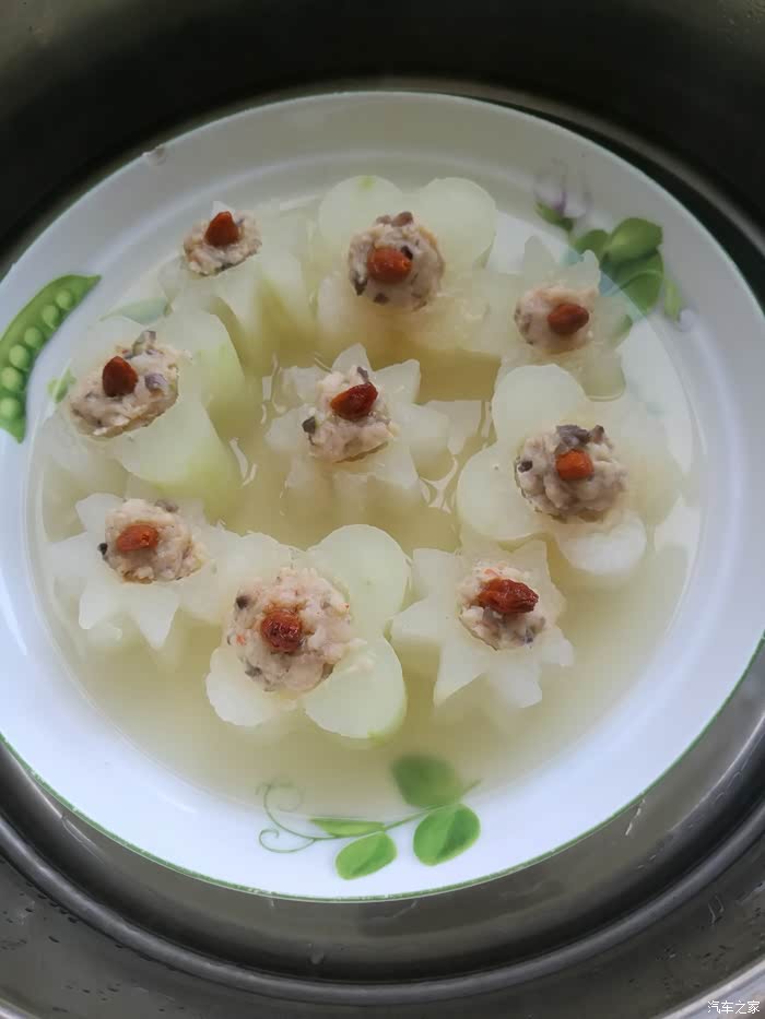 淋在蒸好的冬瓜盅上