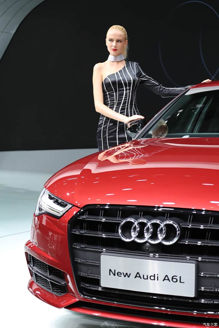 挖挖鸡车生活随拍2017成都车展之奥迪车模礼仪