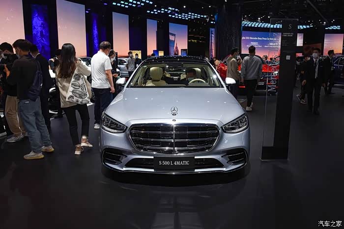 原装进口435马力六缸,5米32长旗舰级豪华大轿车