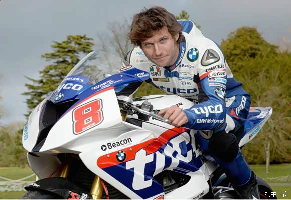 很荣幸英国著名车手【盖·马丁】来我公司拍摄《艾凡赫在路上》