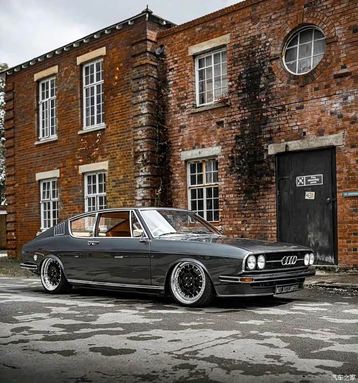 奥迪100 coupe,奥迪a7蓝本车型,现在看100 coupe 的外形依旧惊艳,尤其