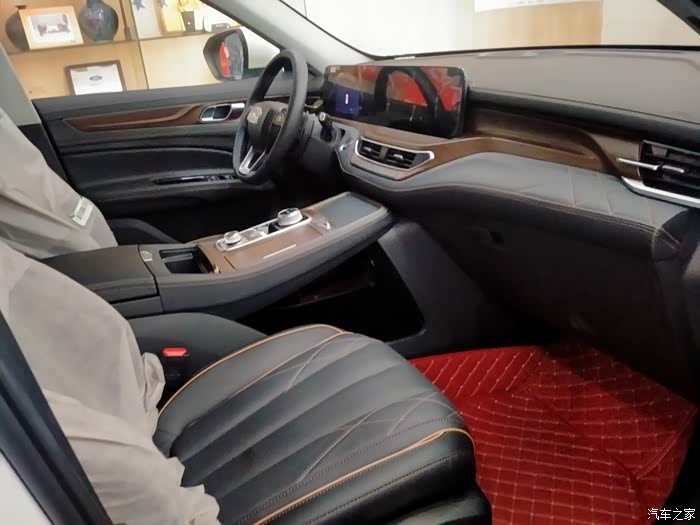 精美内饰,真皮座椅,豪华大气!