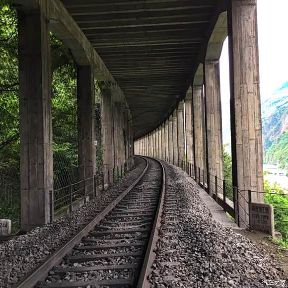 金口河大峡谷初试大白三代h6第4段利子依达大桥